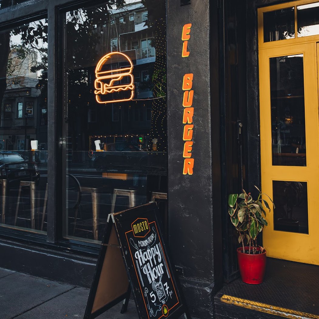 Merry Mosto Holiday Pop-Up Bar 2